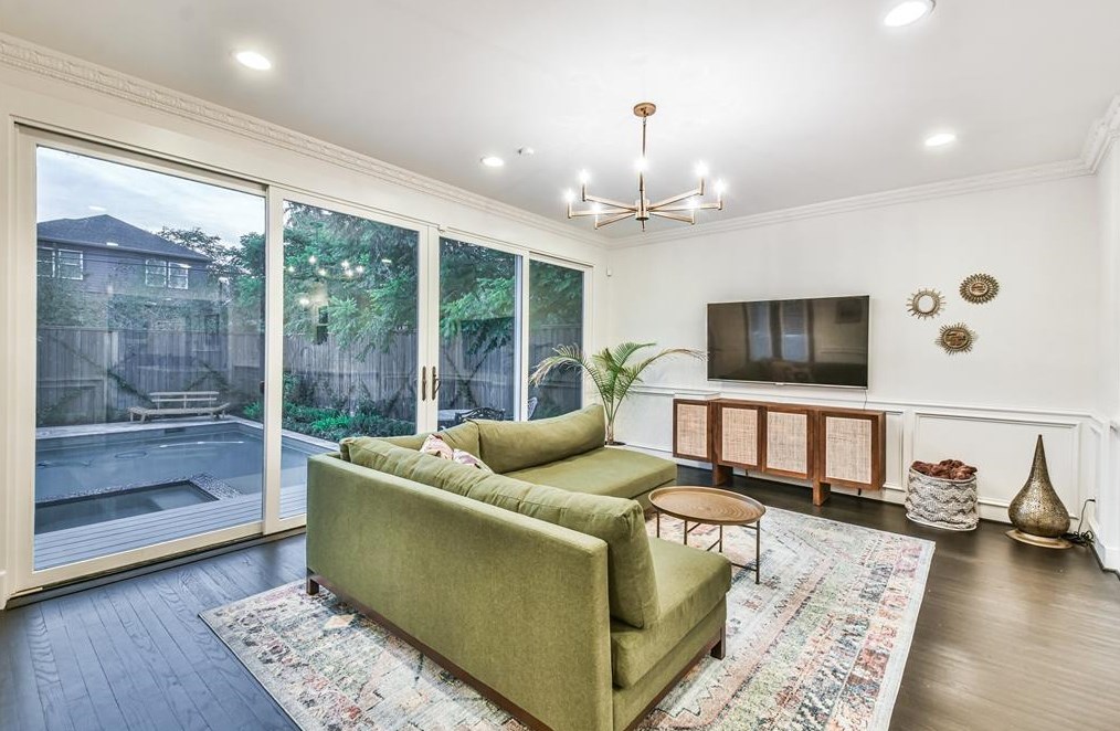 1433 Waverly, Houston TX  77008-4150 exterior