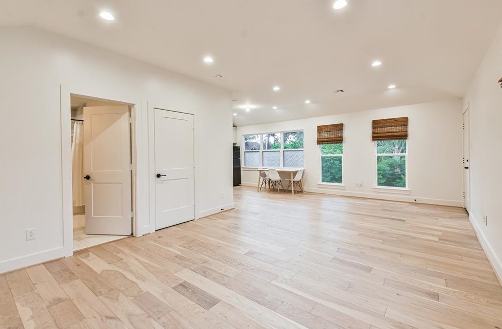 1433 Waverly, Houston TX  77008-4150 exterior