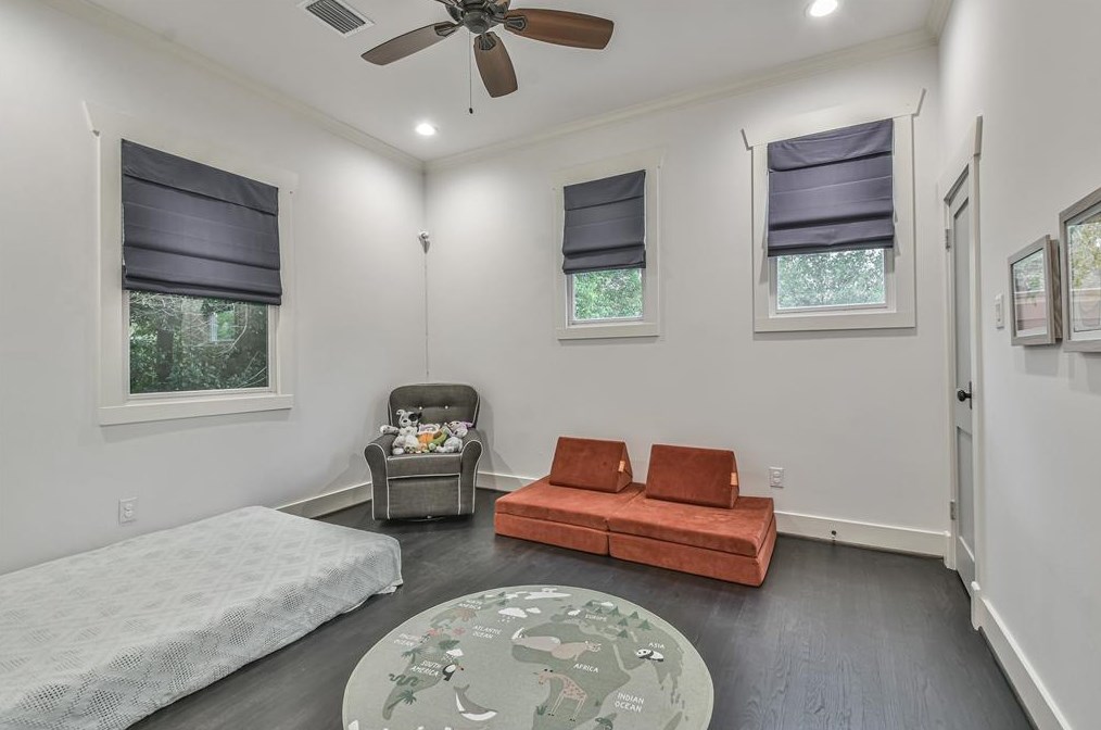 1433 Waverly, Houston TX  77008-4150 exterior