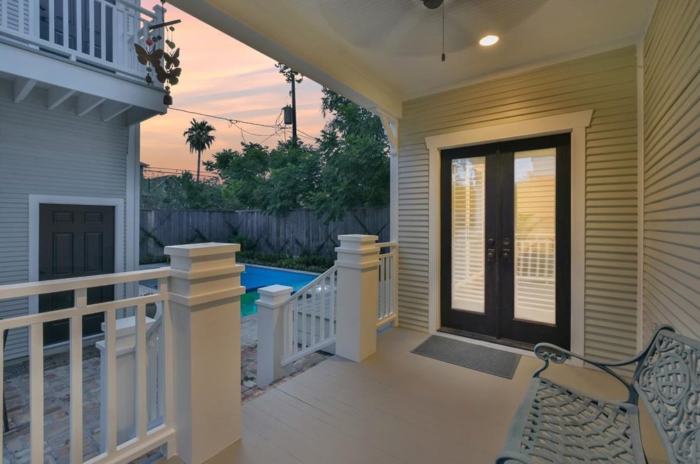 1433 Waverly, Houston TX  77008-4150 exterior