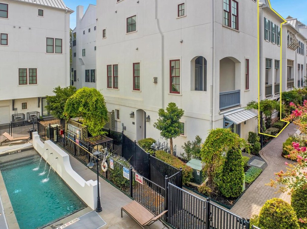 225 27 St, Houston TX  77008-2201 exterior