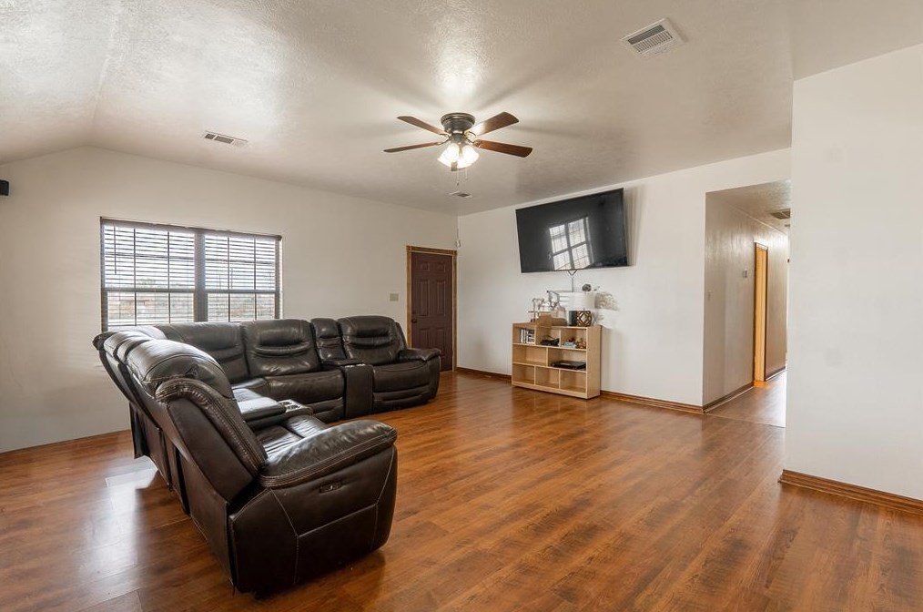 7695 Planters Loop, Bryan TX  77808-2418 exterior