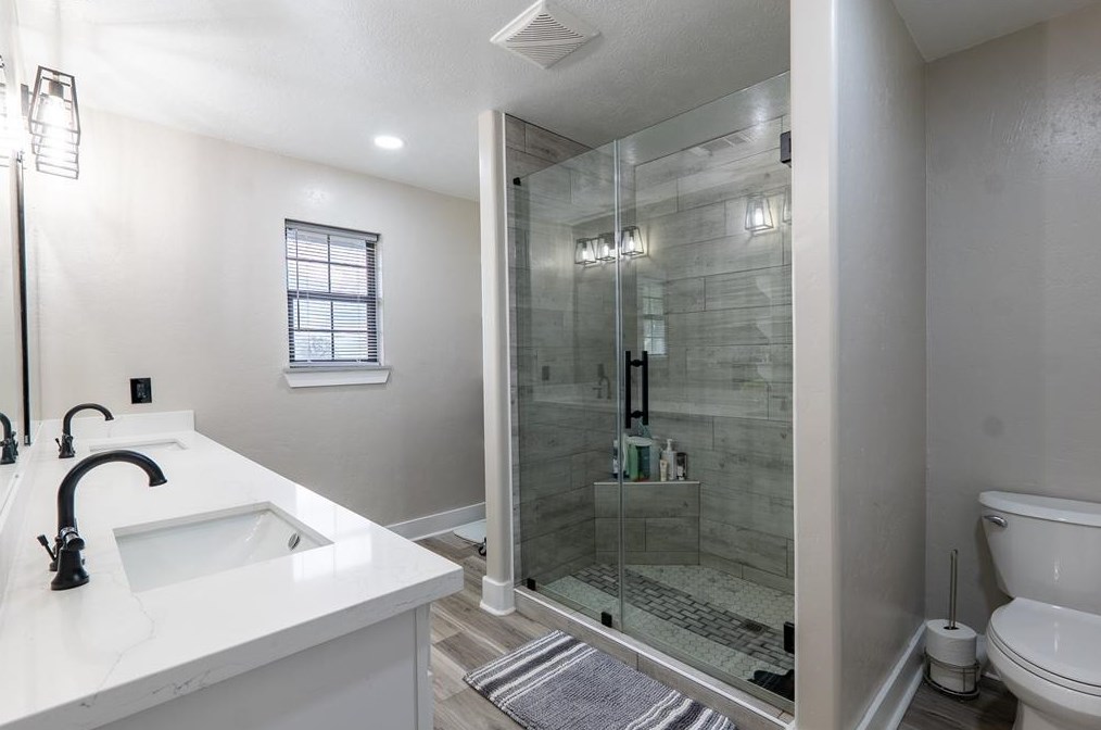 7695 Planters Loop, Bryan TX  77808-2418 exterior