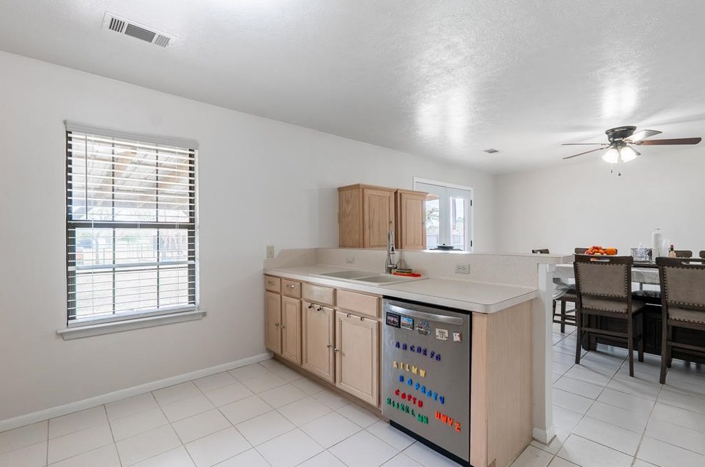 7695 Planters Loop, Bryan TX  77808-2418 exterior