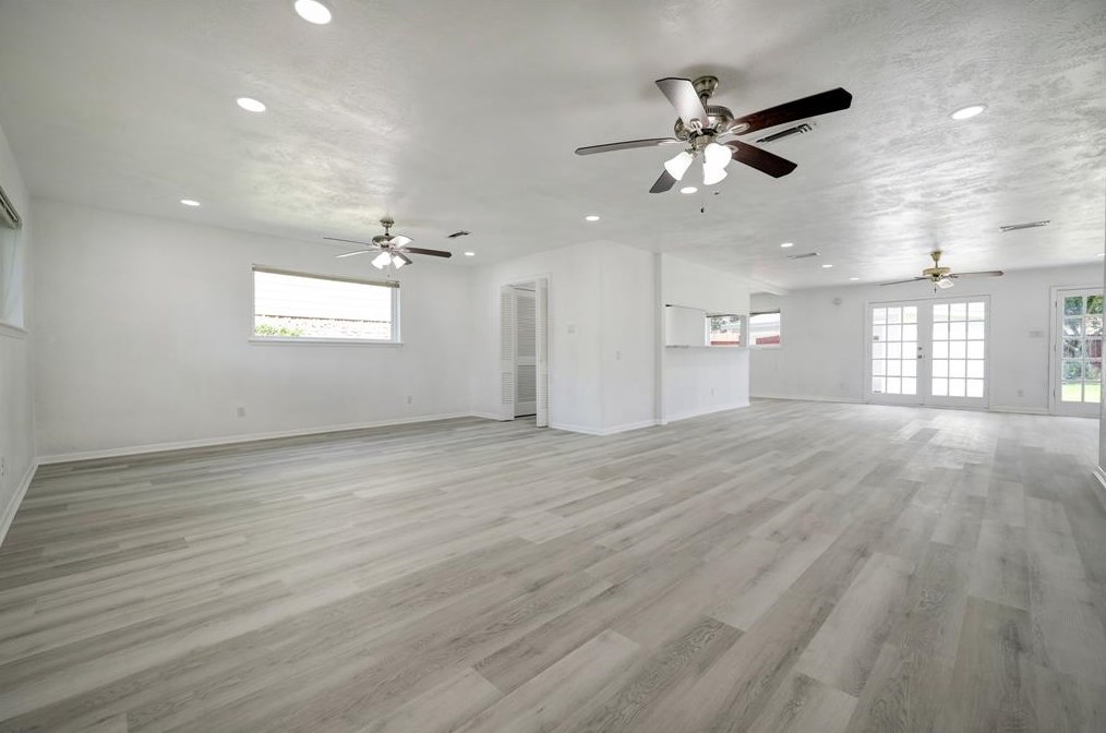 6006 Rutherglenn Dr, Houston TX  77096-3829 exterior