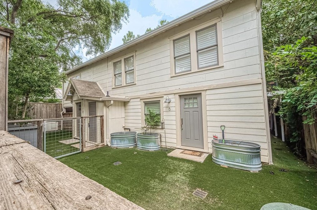 1236 Waverly St, Houston TX  77008-6764 exterior