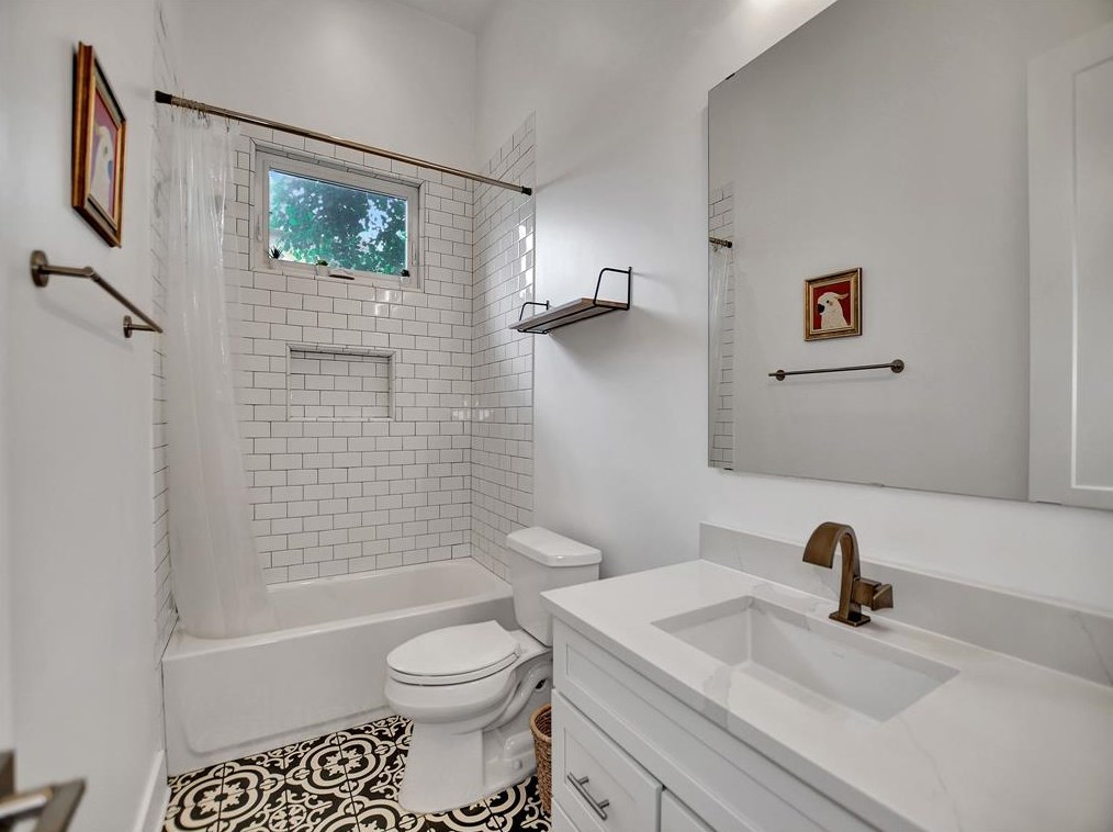 2206 Keene St, Houston TX  77009-7725 exterior