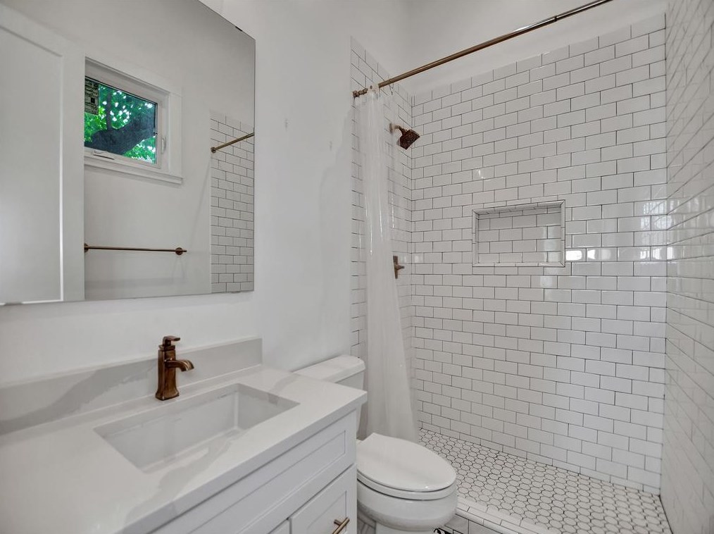 2206 Keene St, Houston TX  77009-7725 exterior