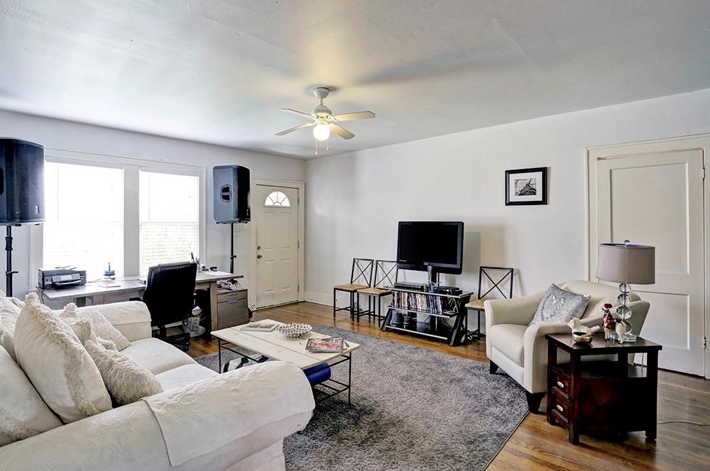 408 Clay St, Houston TX  77019-4407 exterior