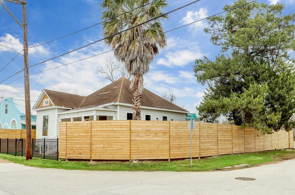 2721 Engelke St, Houston TX  77003-1111 exterior