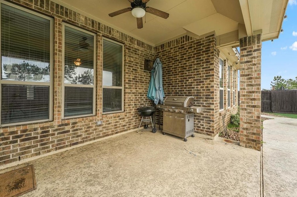 5431 Little Creek Ct, Fulshear TX 77441-1490 exterior