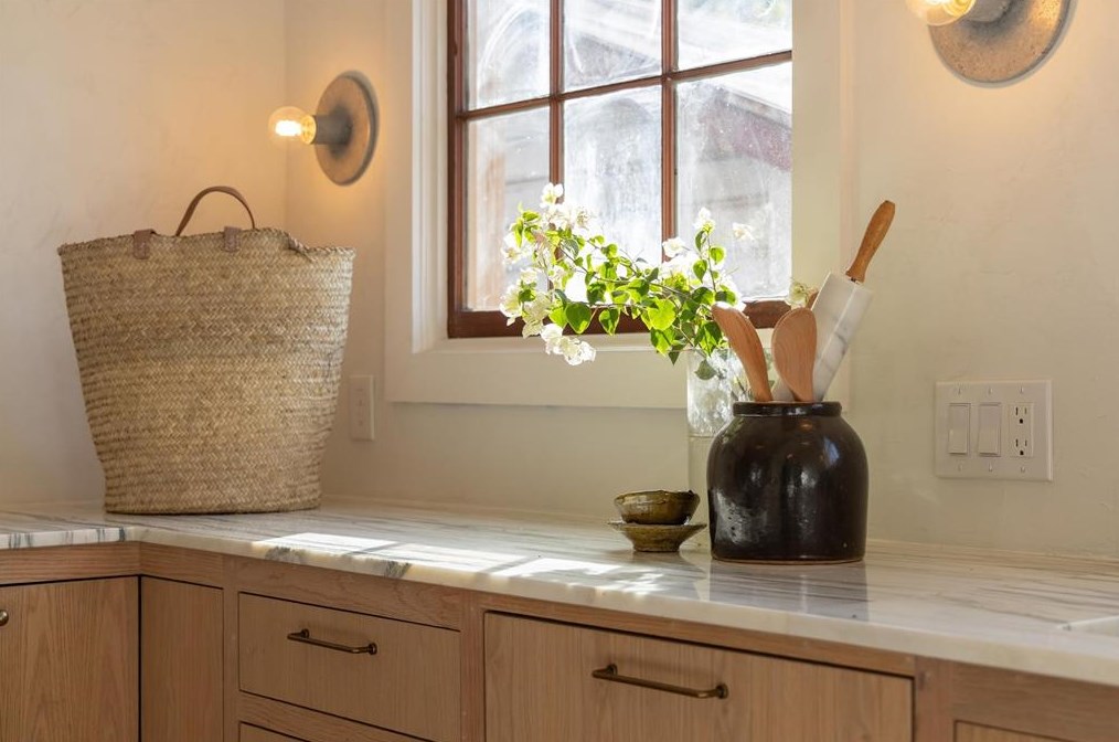 1311 37 St, Galveston TX 77550-6747 exterior