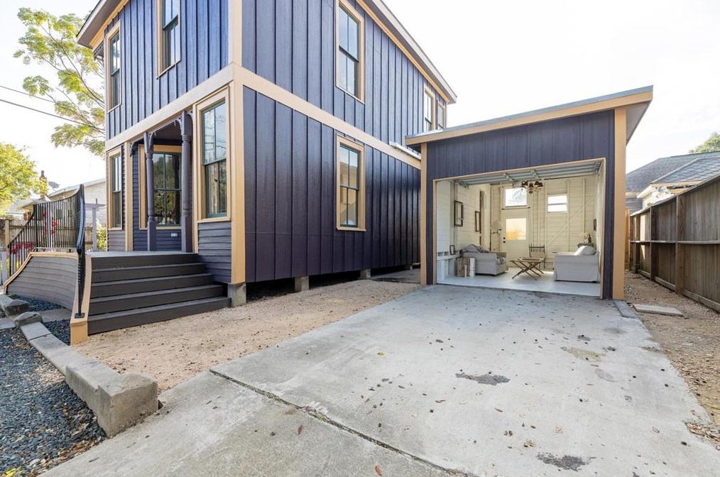 1311 37 St, Galveston TX 77550-6747 exterior