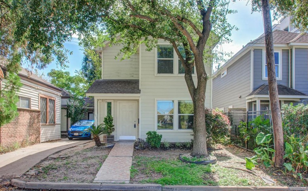 1319 Victor St, Houston TX  77019-5533 exterior