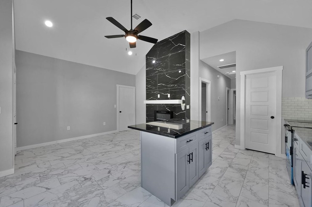 16518 Eastchase, Montgomery TX 77316-6704 exterior