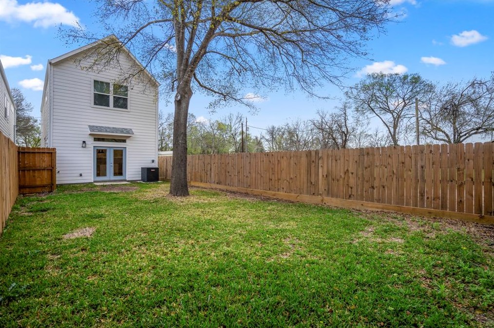 8017 Easter St, Houston TX  77088-7010 exterior