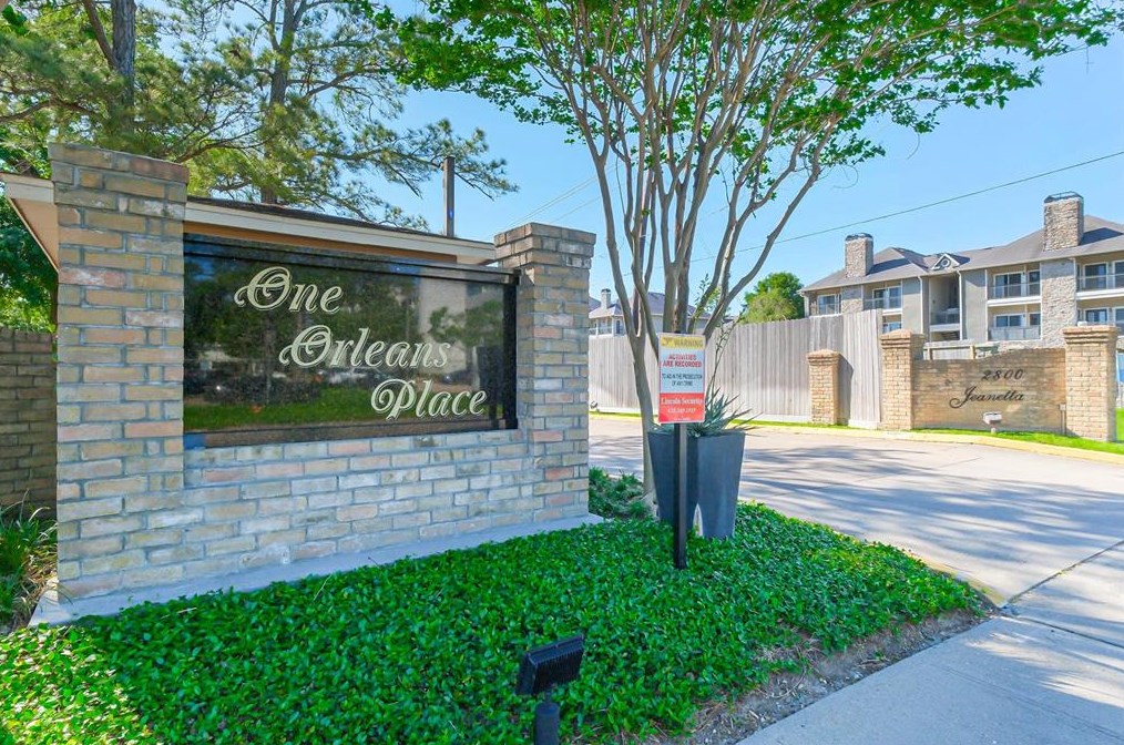 2800 Jeanetta St, Houston TX  77063-4049 exterior