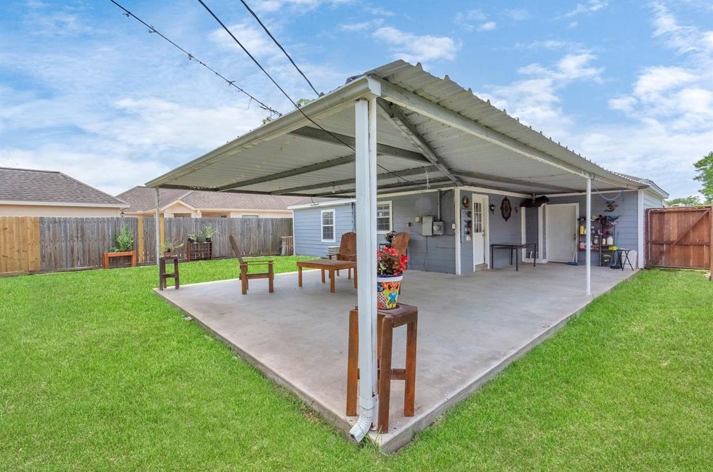 3703 Brock St, Houston TX  77023-6004 exterior