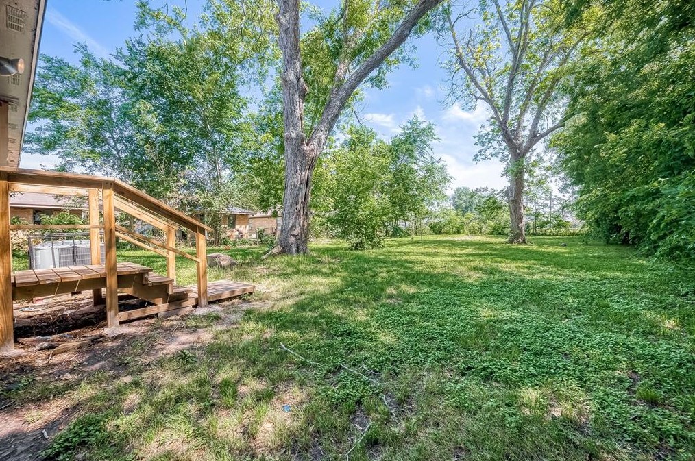 4810 Carmen St, Houston TX  77033-4104 exterior