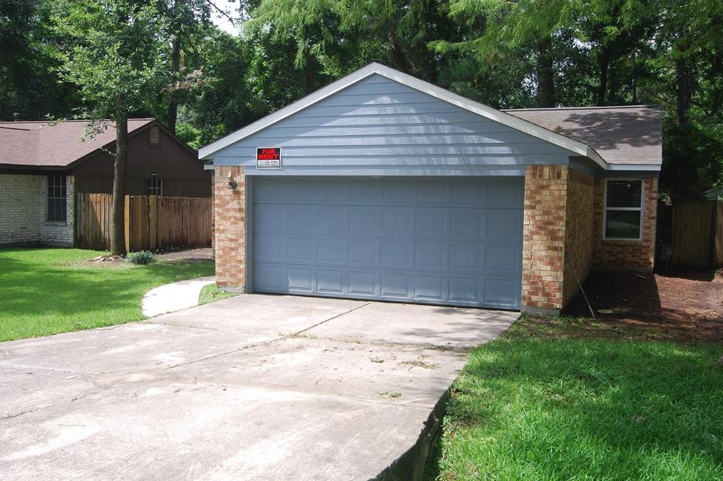 8 Redberry Ct, Spring TX  77381-2840 exterior