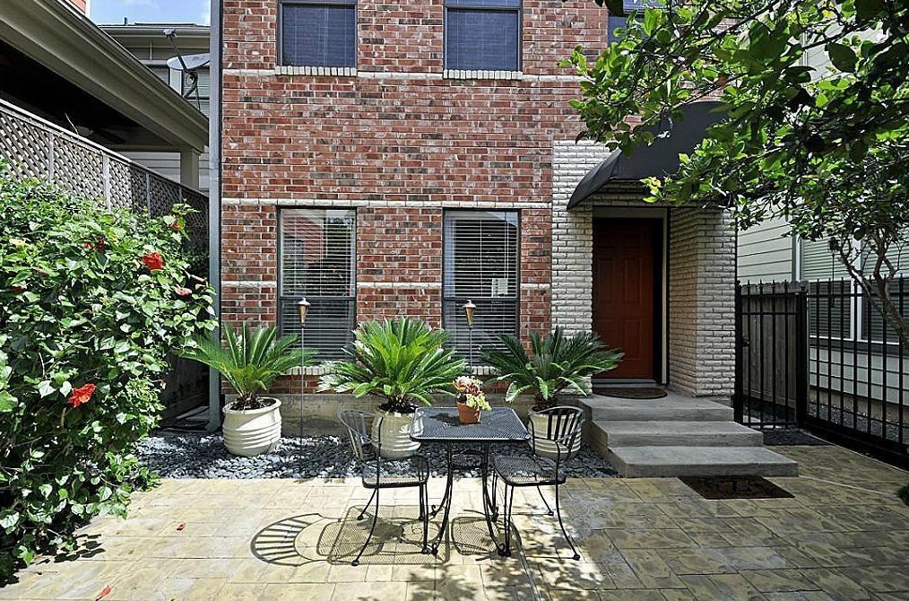 543 16th St, Houston TX  77008-4303 exterior