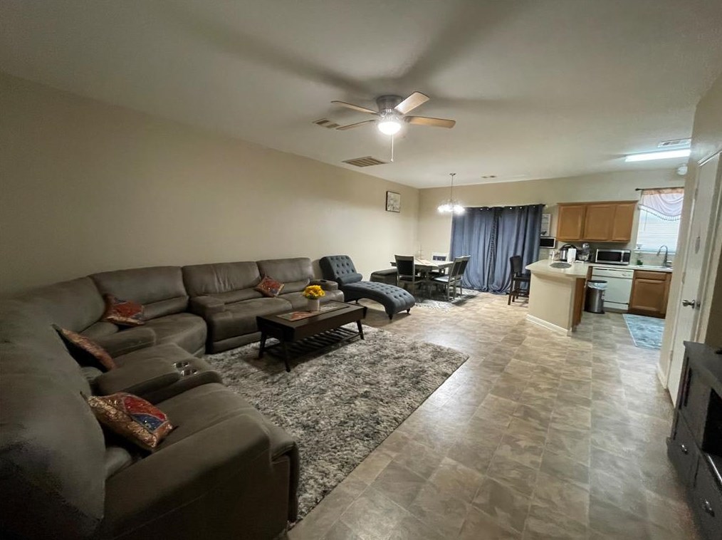 8114 Singing Sonnet Ln, Houston TX  77072-0128 exterior
