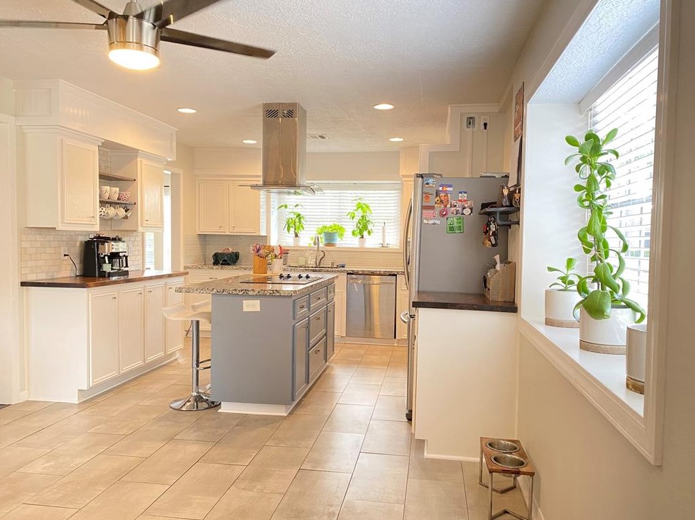 16710 Sir William Dr, Spring TX 77379-7432 exterior