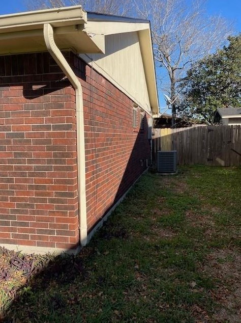 1338 Macclesby Ln, Channelview TX  77530-4821 exterior