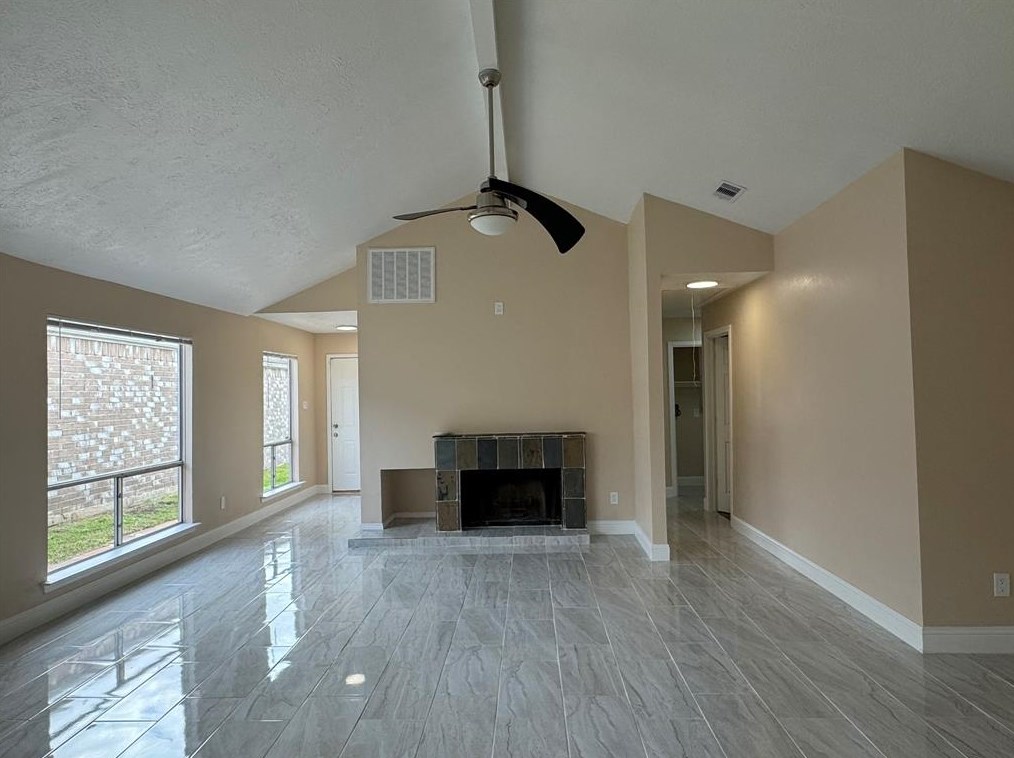 9318 Wellsworth Dr, Houston TX  77083-6160 exterior
