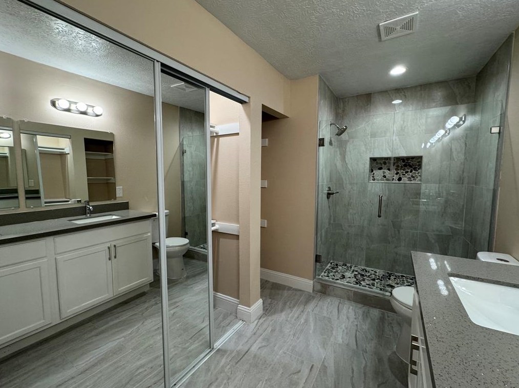 9318 Wellsworth Dr, Houston TX  77083-6160 exterior