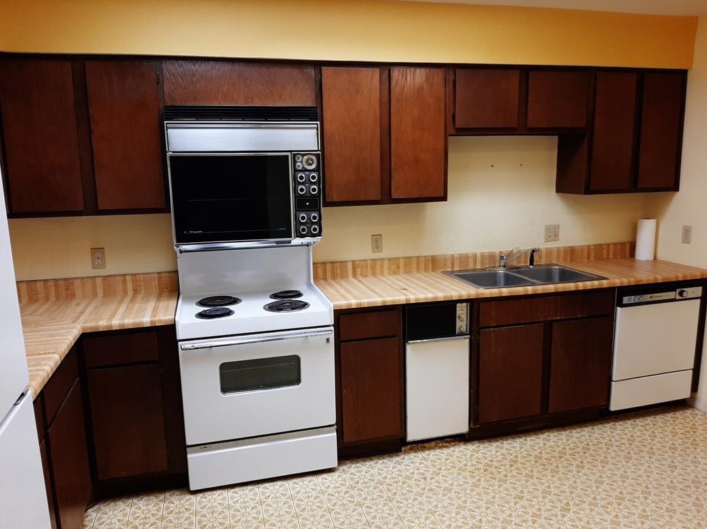 8271 Wednesbury Ln, Houston TX  77074-2917 exterior