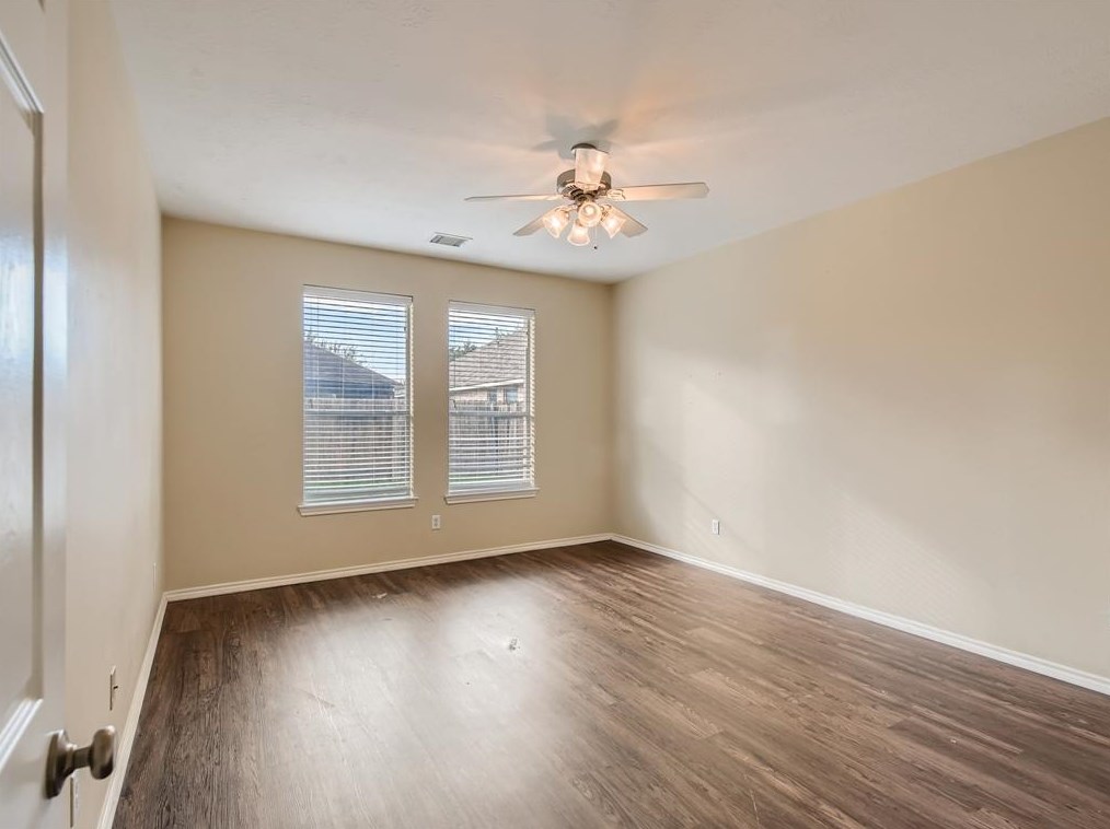 6731 Chester Oak Dr, Houston TX  77083-2644 exterior