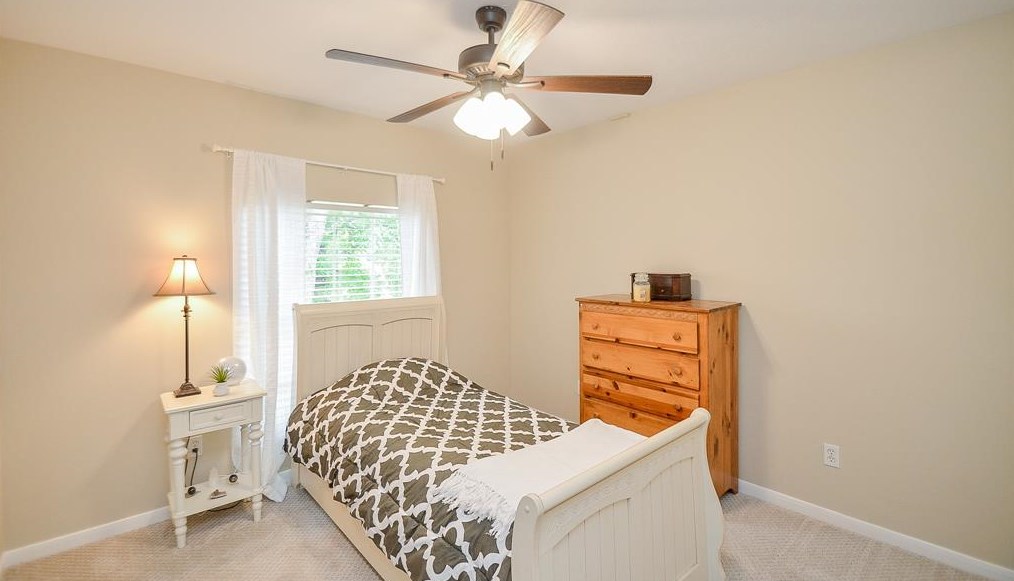 8402 Cross Country Dr, Humble TX  77346-6193 exterior