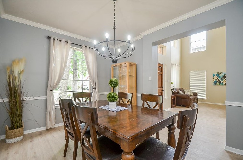 8402 Cross Country Dr, Humble TX  77346-6193 exterior