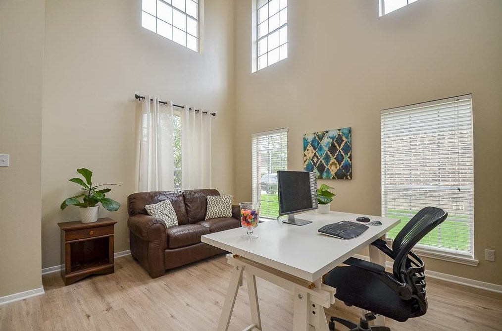 8402 Cross Country Dr, Humble TX  77346-6193 exterior