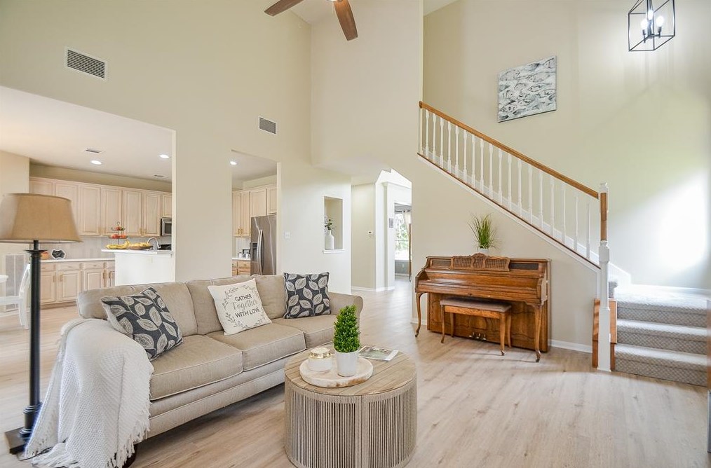 8402 Cross Country Dr, Humble TX  77346-6193 exterior