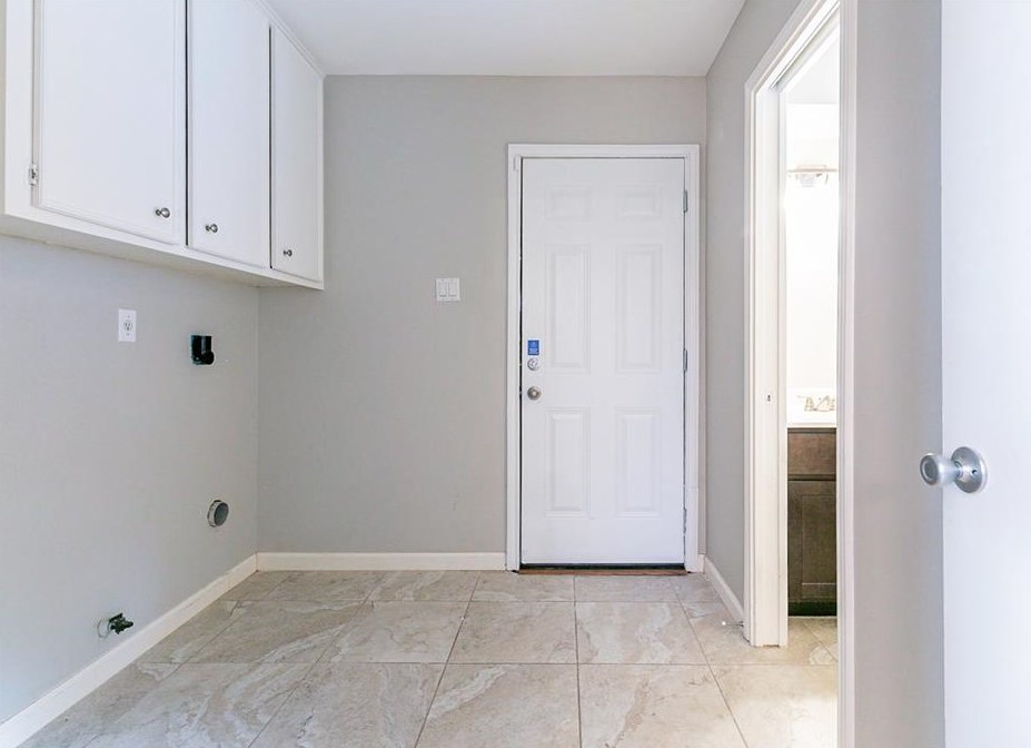 7714 Twin Hl Dr, Houston TX  77071-1323 exterior