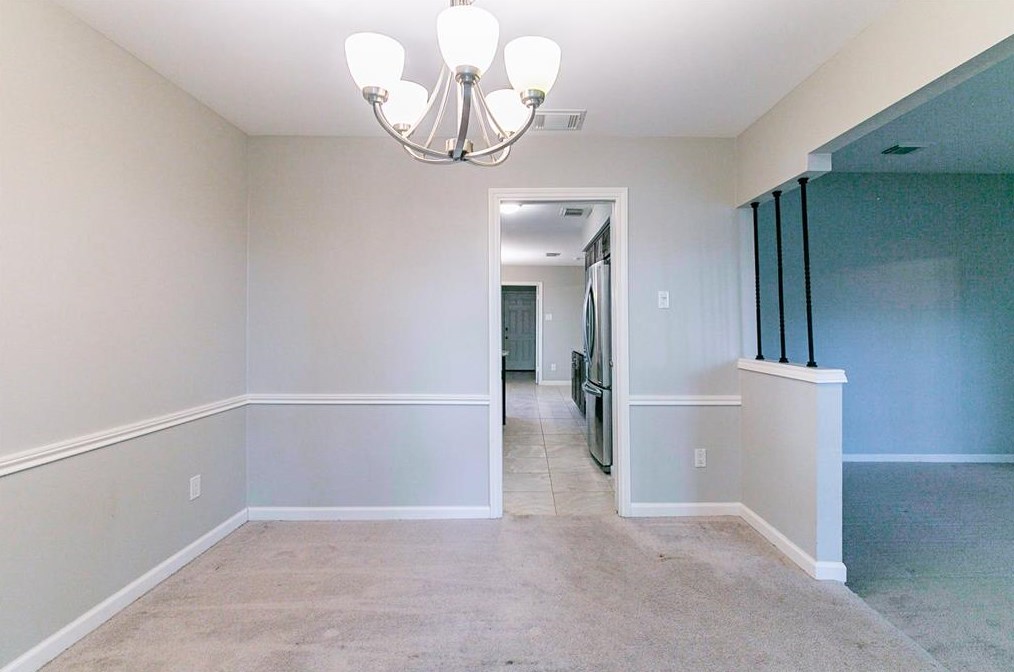 7714 Twin Hl Dr, Houston TX  77071-1323 exterior