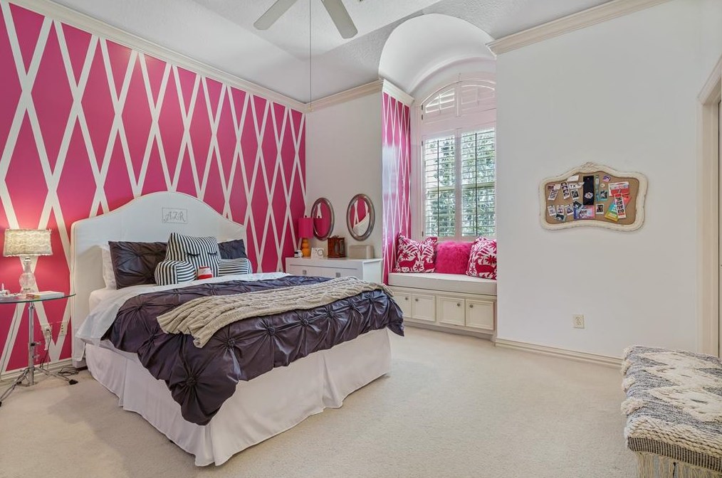 19 Sutton Ml Pl, Spring TX 77382-1359 exterior