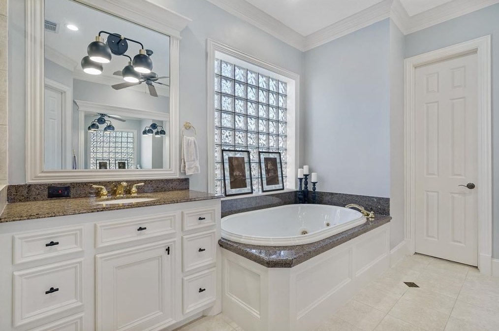 19 Sutton Ml Pl, Spring TX 77382-1359 exterior