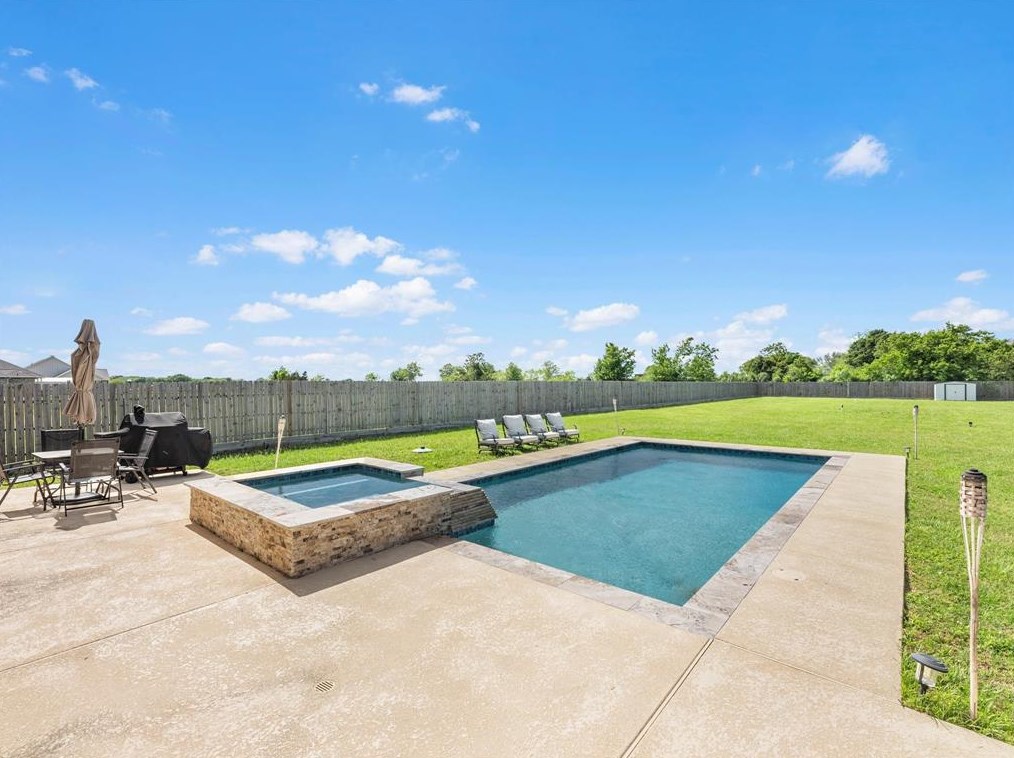 6210 Canvasback Ln, Richmond TX 77471-7505 exterior