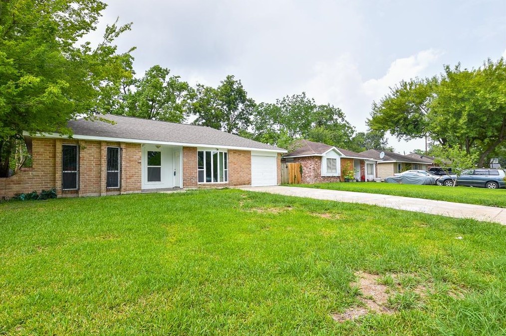 10919 Triola Ln, Houston TX  77072-3019 exterior