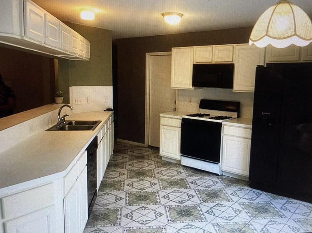 7918 Woodland Oaks Ct, Houston TX  77040-1752 exterior