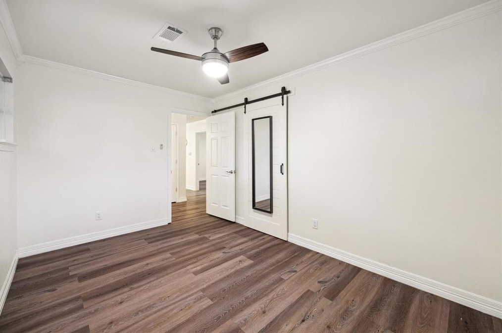 5603 Libbey Ln, Houston TX  77092-5043 exterior