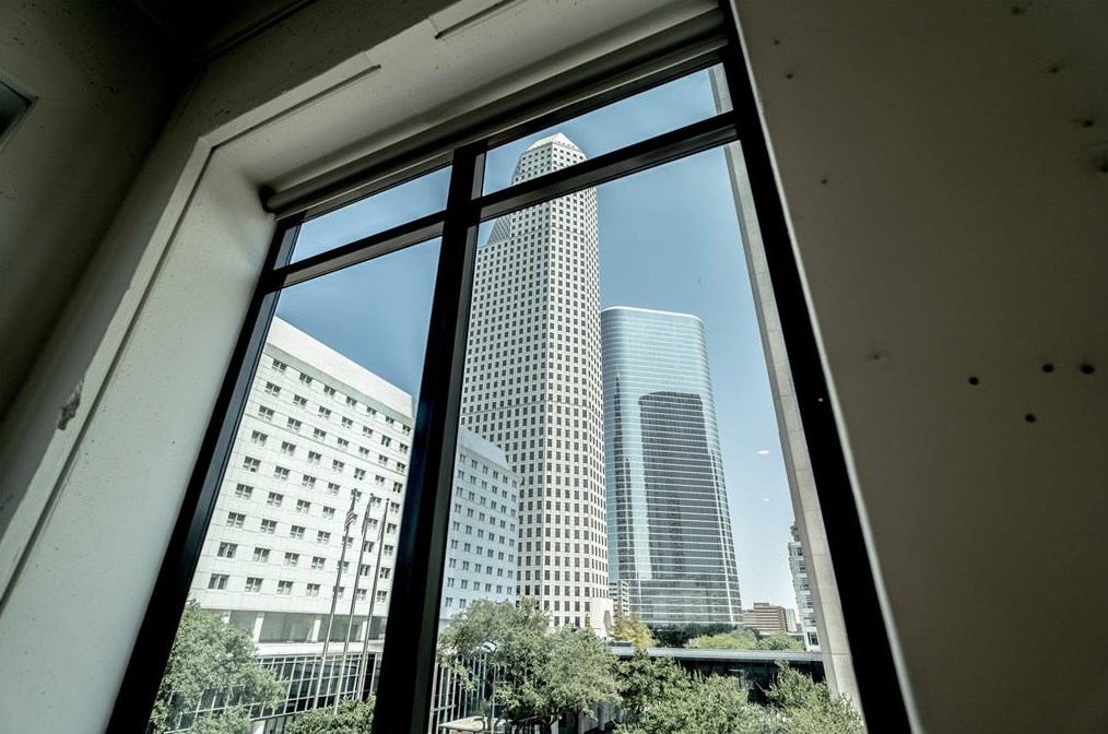 1801 Smith St, Houston TX  77002-8044 exterior