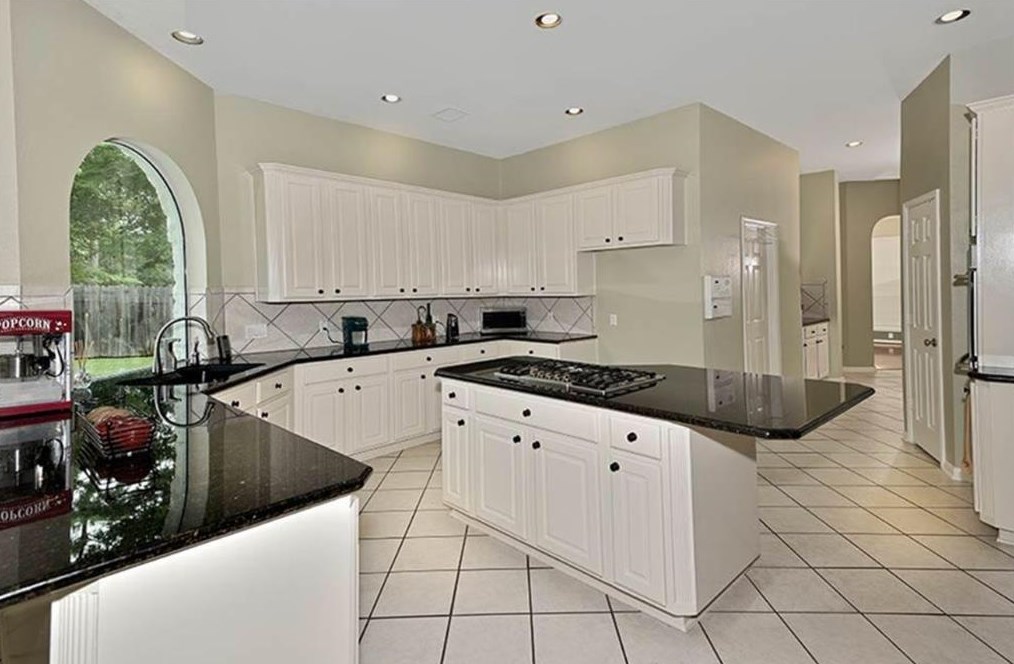 35 Broadweather Pl, Spring TX  77382-5004 exterior