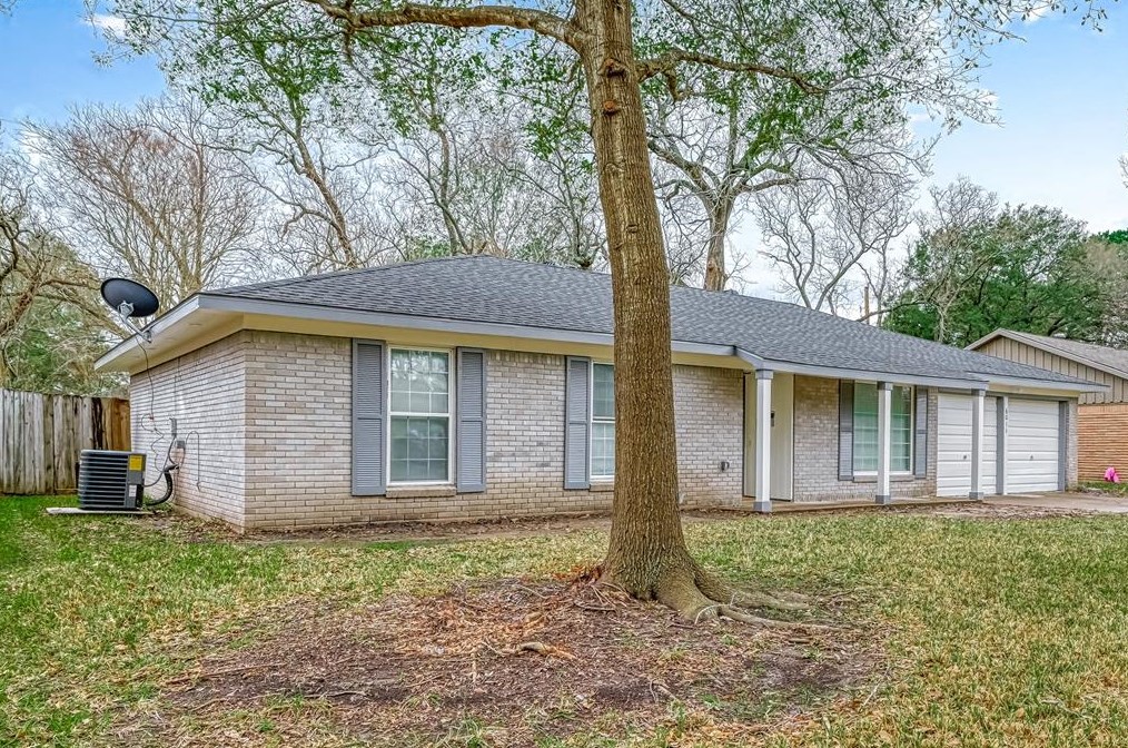 6011 Dawnridge Dr, Houston TX  77035-4121 exterior