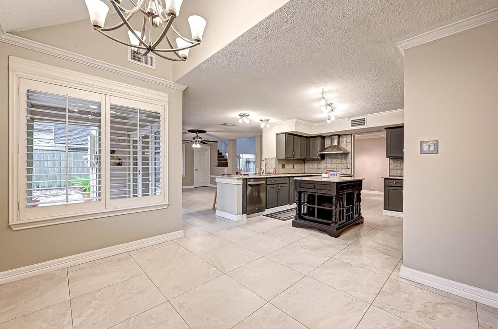 1549 Beaconshire Rd, Houston TX  77077-3868 exterior