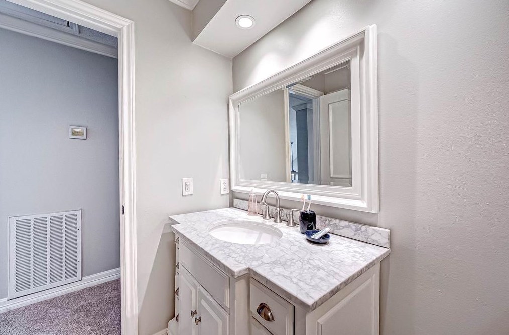 1549 Beaconshire Rd, Houston TX  77077-3868 exterior