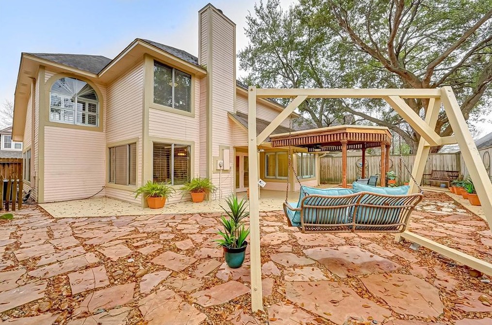 1549 Beaconshire Rd, Houston TX  77077-3868 exterior